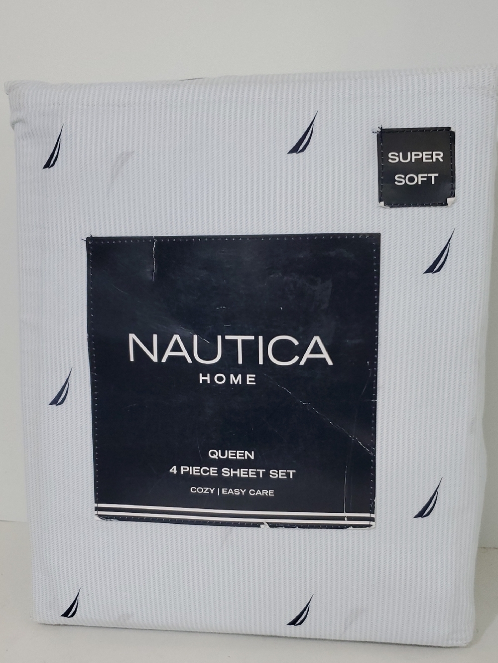 Nautica Queen White Pale Blue Sheet Set with Navy Sail Motif NWT